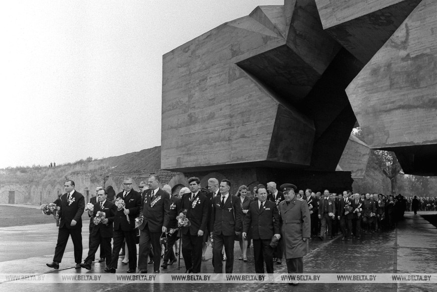 Ветераны в день открытия мемориала "Брестская крепость-герой", 1971 год