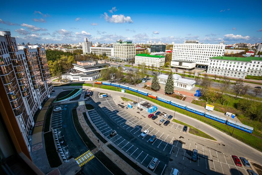 Из окон некоторых квартир открывается шикарный вид на проспект Из окон некоторых квартир открывается шикарный вид на проспект