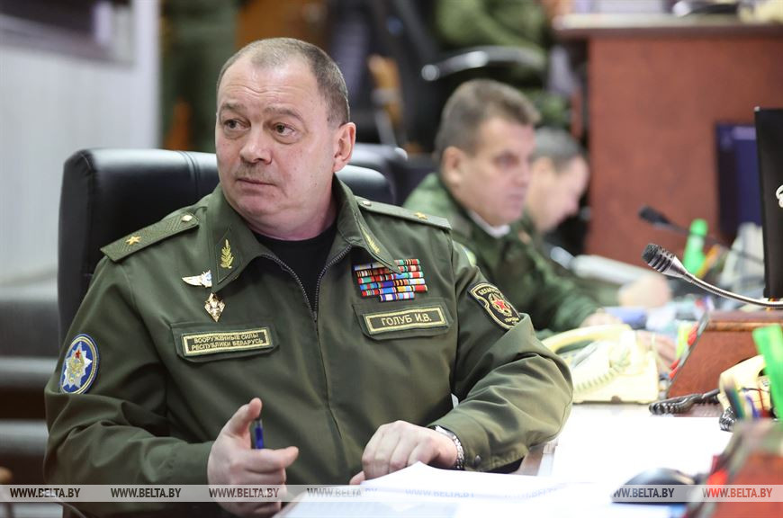Командующий Военно-воздушными силами и войсками противовоздушной обороны Вооруженных Сил Беларуси генерал-майор Игорь Голуб на центральном командном пункте ВВС и войск ПВО