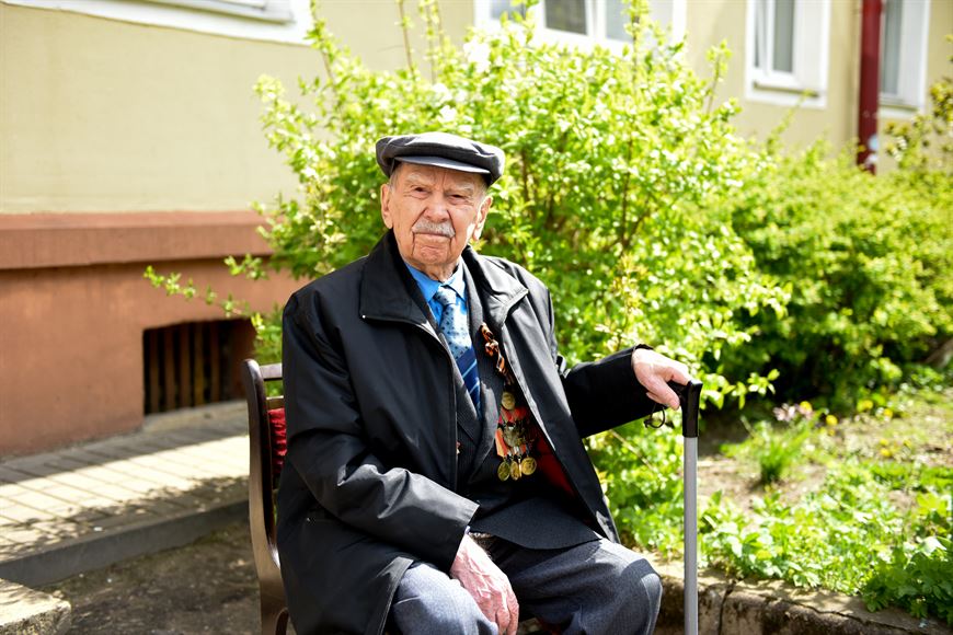 Василий Твердохлеб ушел на фронт, приписав себе лишний год. Участвовал в освобождении Украины, Молдавии, Польши, Чехословакии – и даже взятии Берлина! Василий Твердохлеб ушел на фронт, приписав себе лишний год. Участвовал в освобождении Украины, Молдавии, Польши, Чехословакии – и даже взятии Берлина!