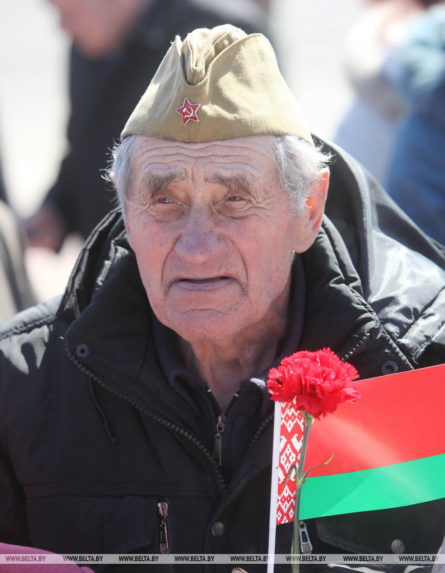 Бывший узник концлагеря "5-й полк" Эдуард Гулидов, 2015 год