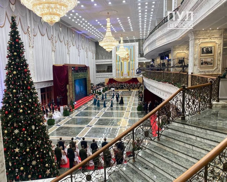 Новогодняя елка во Дворце Независимости в 2020 году Новогодняя елка во Дворце Независимости в 2020 году