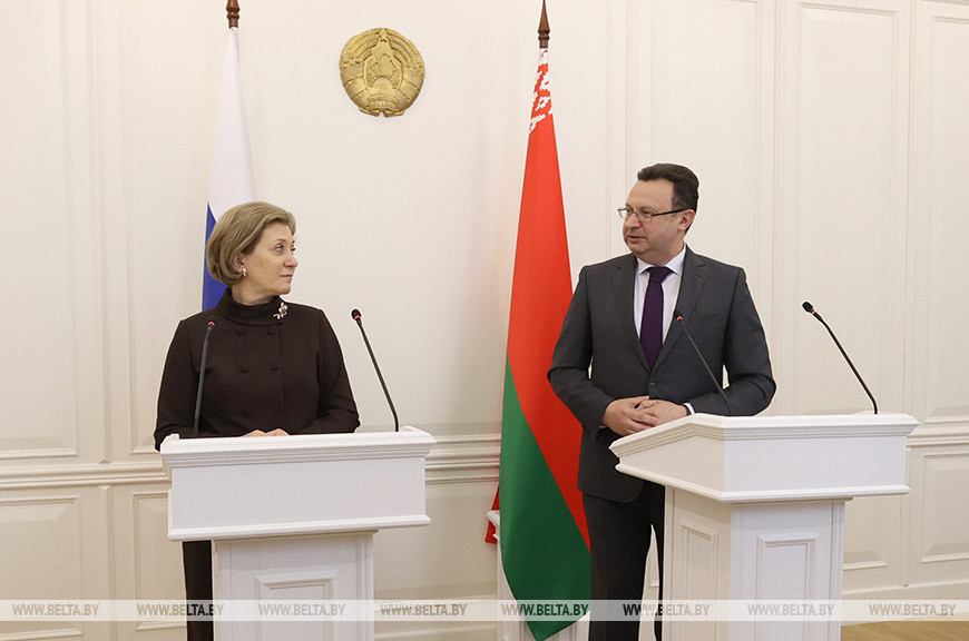 Руководитель Роспотребнадзора Анна Попова и министр здравоохранения Беларуси Дмитрий Пиневич