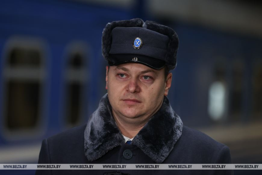 Начальник поезда Владимир Базылев Начальник поезда Владимир Базылев