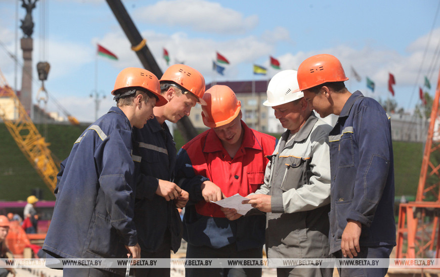 Студенческий отряд на реконструкции моста через Днепр в Могилеве, 2016 год