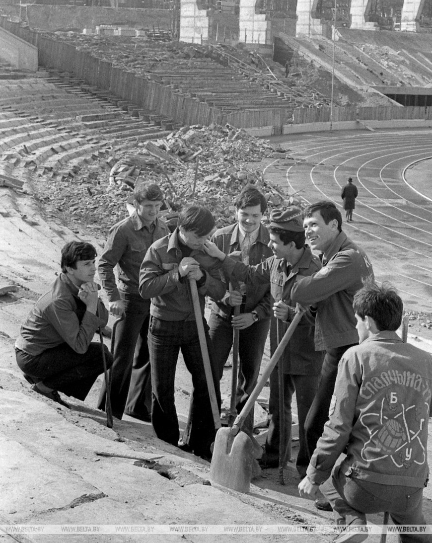 На строительстве стадиона "Динамо", 1978 год