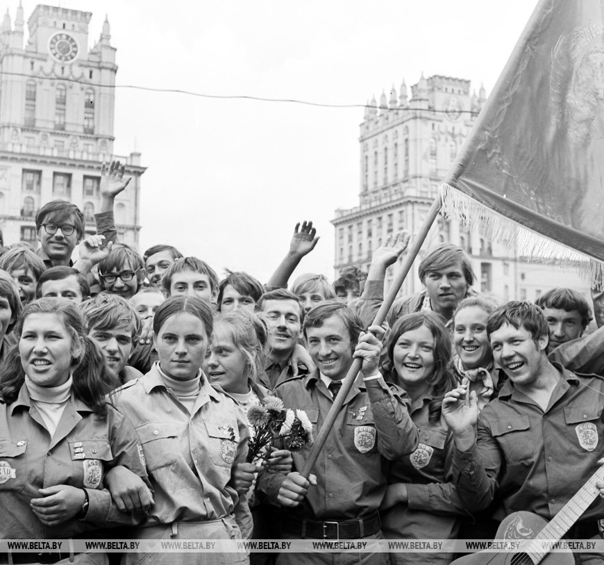 Строительный отряд БГУ на Привокзальной площади, 1972 год