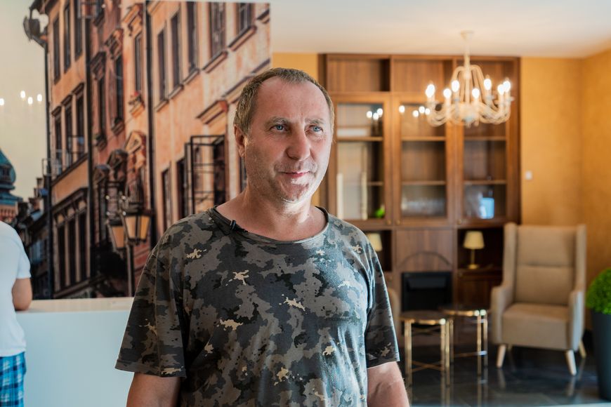 Сергей выбирает квартиру для своей семьи