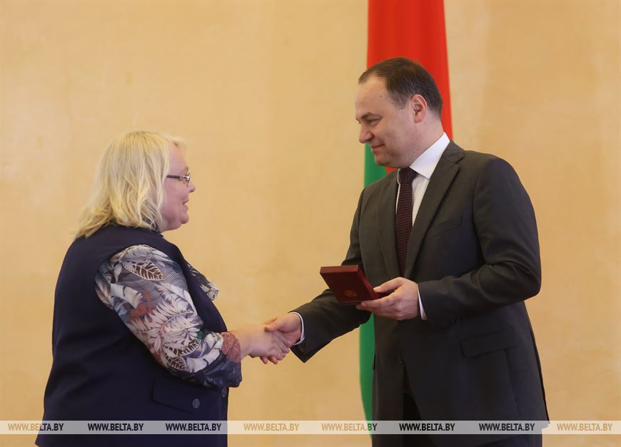 Заместитель директора по научной работе Института генетики и цитологии НАН Беларуси Елена Сычева награждена медалью Франциска Скорины