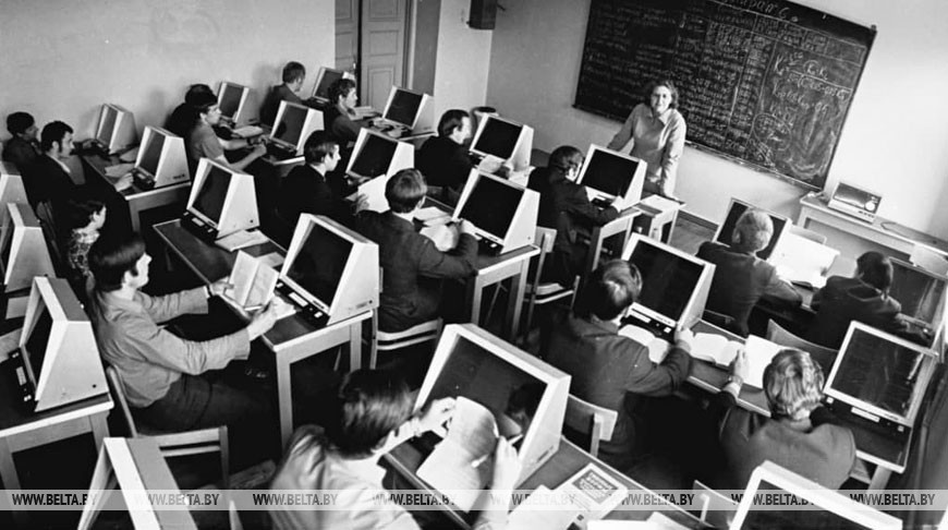 : Класс программированного машинного обучения Белорусского института механизации сельского хозяйства, 1975 год