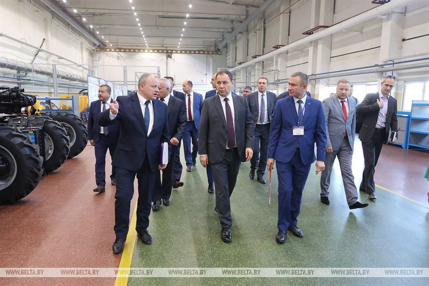 Во время посещения Оршанского инструментального завода Во время посещения Оршанского инструментального завода