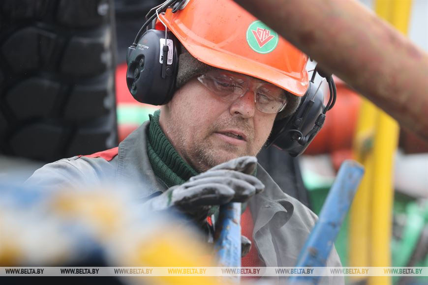 Моторист цементного агрегата Дмитрий Холюшков