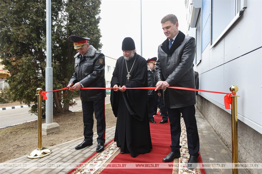 Торжественное открытие проводят Иван Кубраков, Протоиерей Федор Повный и Председатель Минского городского исполнительного комитета Владимир Кухарев.