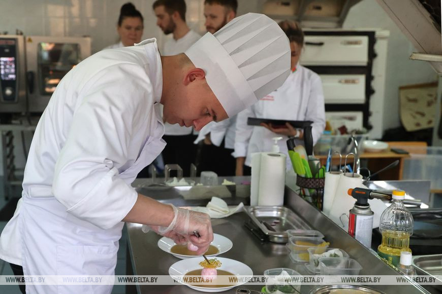 Искандар Слаев Искандар Слаев