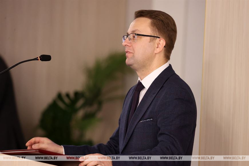 Руслан Страхар Руслан Страхар