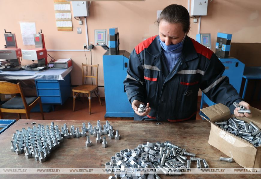 Слесарь механосборочных работ участка по производству рукавов высокого давления Наталья Соловьева Слесарь механосборочных работ участка по производству рукавов высокого давления Наталья Соловьева