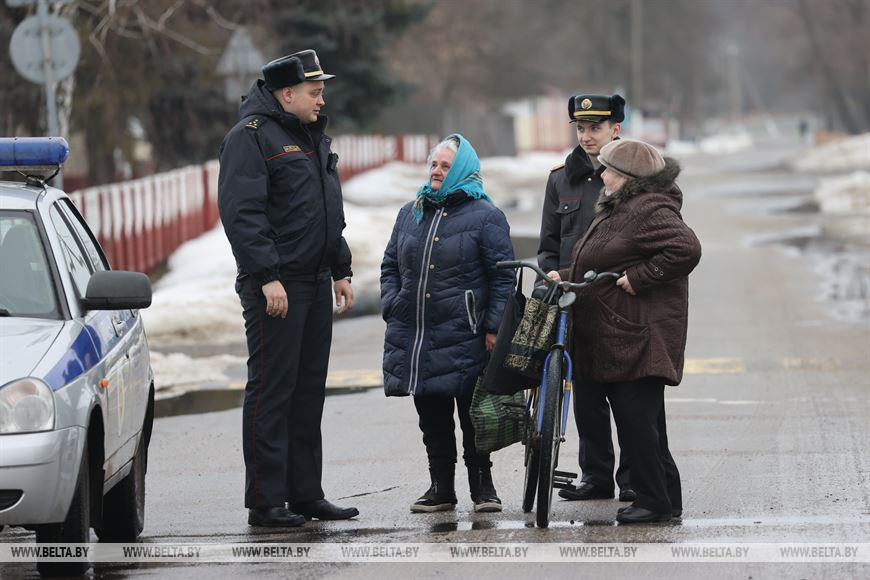 Во время беседы с жителями д.Терюха Во время беседы с жителями д.Терюха