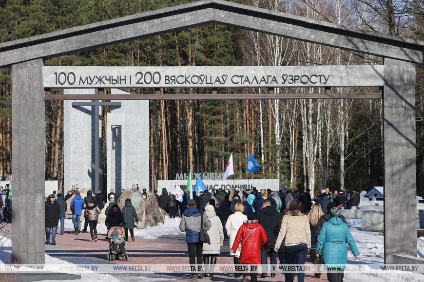В Светлогорском районе на месте сожженной деревни Ола прошел митинг-реквием