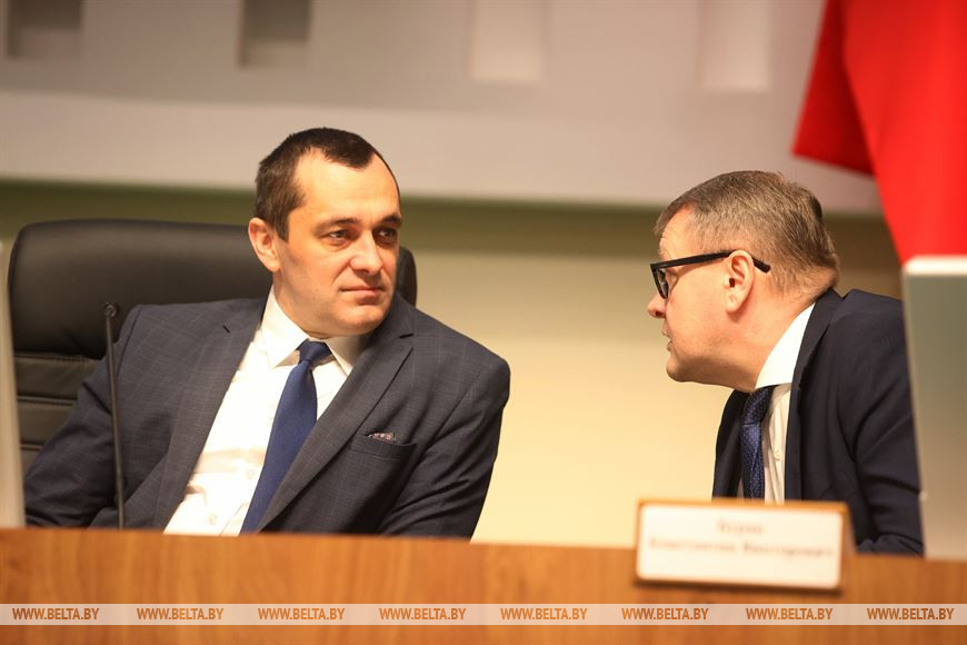 Заместитель премьер-министра Республики Беларусь Александр Субботин и руководитель Аппарата Совета Министров Республики Беларусь Константин Бурак