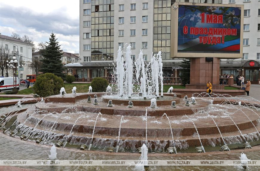 Фонтан на площади Победы в Витебске