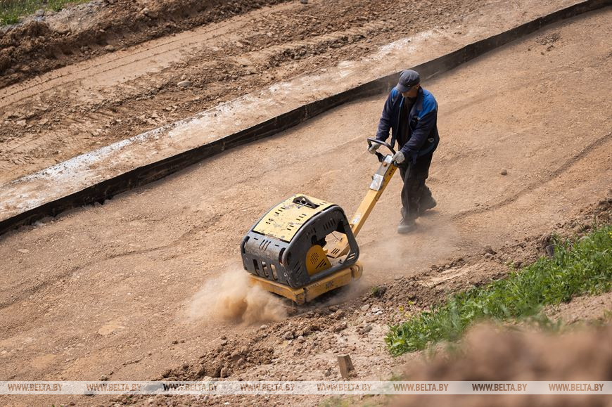Работы по усилению склона от Костельной башни до Входной башни с устройством дренажной системы у основания вала Работы по усилению склона от Костельной башни до Входной башни с устройством дренажной системы у основания вала