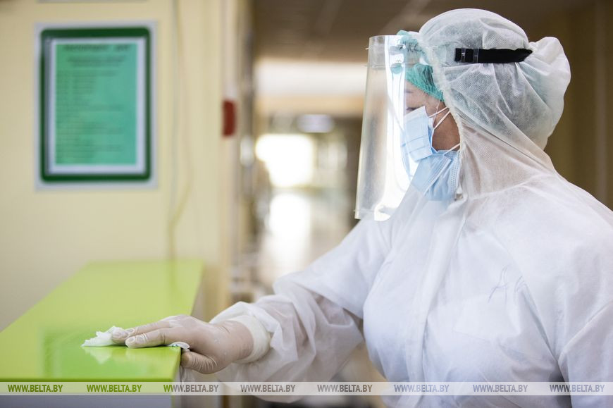 Старшая медсестра 11-й городской клинической больницы Людмила Аксенчик Старшая медсестра 11-й городской клинической больницы Людмила Аксенчик