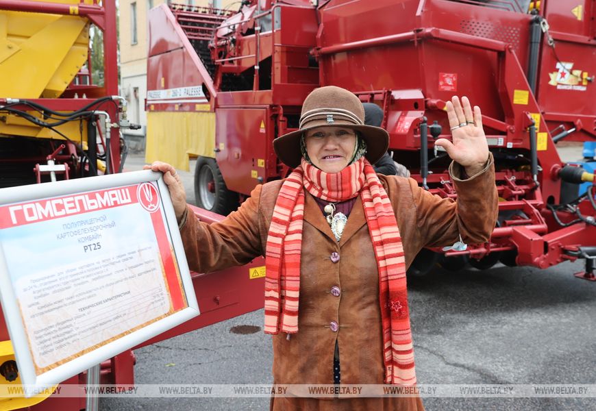 Ветеран ОАО "Гомсельмаш" Людмила Ананченко Ветеран ОАО "Гомсельмаш" Людмила Ананченко