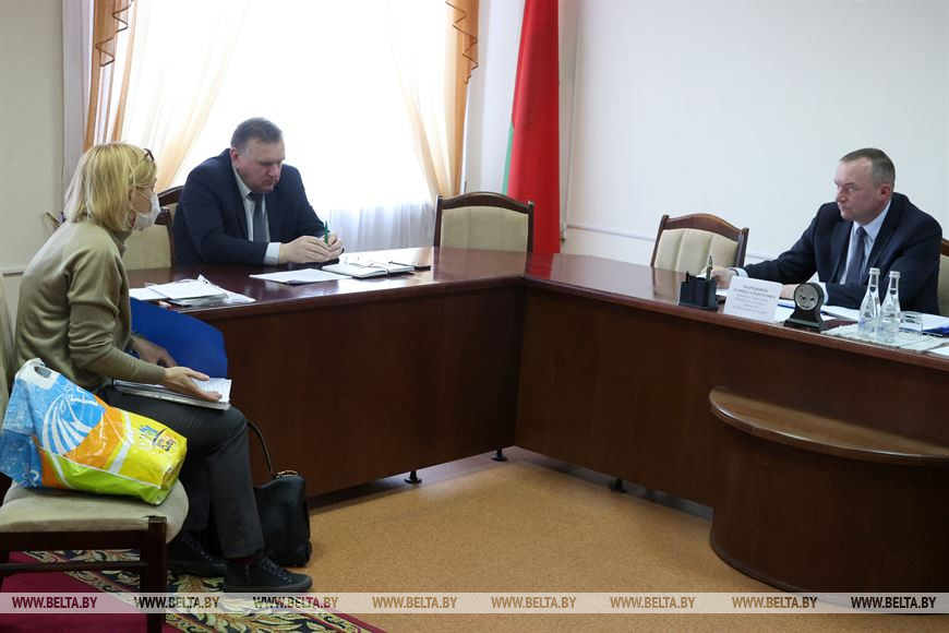 На приеме жительница Кричевского района Инна Севрук На приеме жительница Кричевского района Инна Севрук