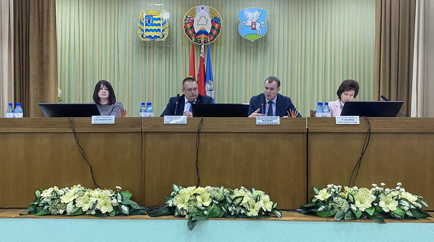 Во время заседания. Фото Совета Республики Во время заседания. Фото Совета Республики