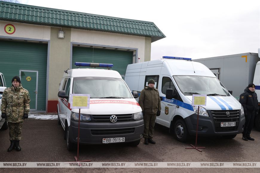 Во время знакомства с материально-технической базой части Во время знакомства с материально-технической базой части
