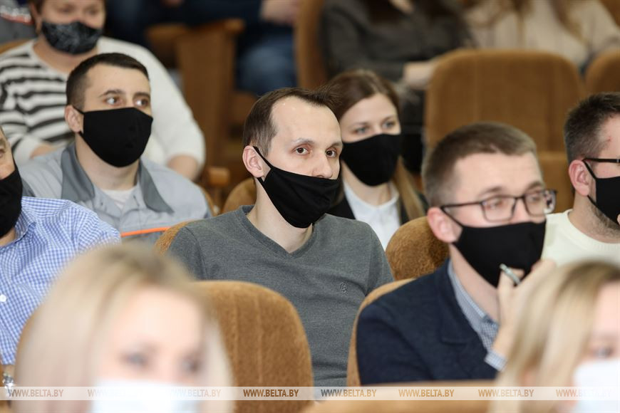 Во время встречи с коллективом предприятия