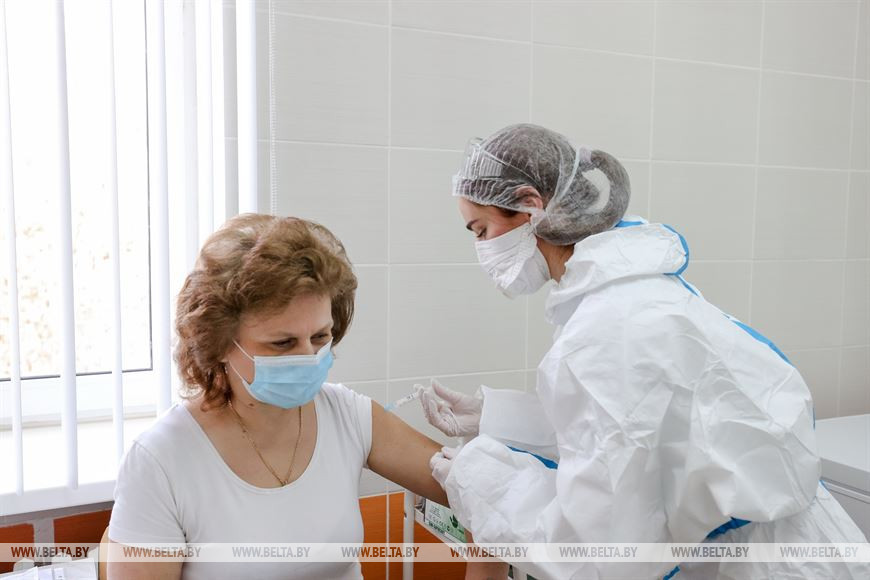 Во время вакцинации медработников 11-й городской поликлиники