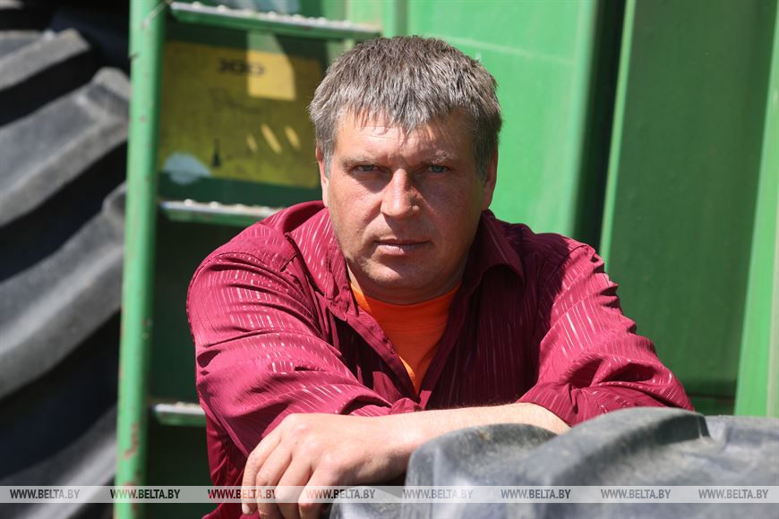 Механизатор Алексей Каралин Механизатор Алексей Каралин