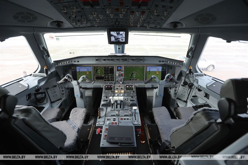 В кабине Embraer 195-E2 В кабине Embraer 195-E2