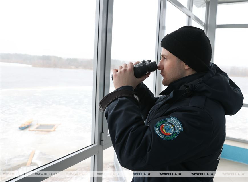 Вахтенный наблюдатель Владимир Гирук