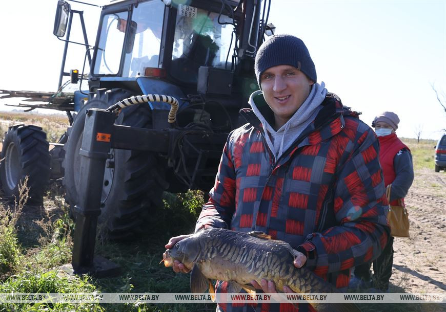 Главный рыбовод Николай Клещёв Главный рыбовод Николай Клещёв