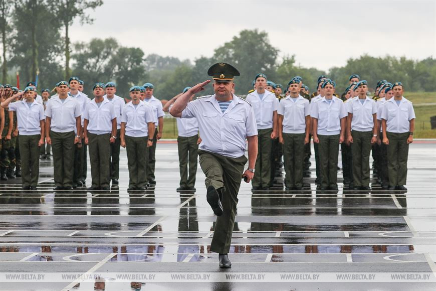 Командир 38-й Брестской отдельной гвардейской Венской Краснознамённой десантно-штурмовой бригады Александр Ильюкевич Командир 38-й Брестской отдельной гвардейской Венской Краснознамённой десантно-штурмовой бригады Александр Ильюкевич