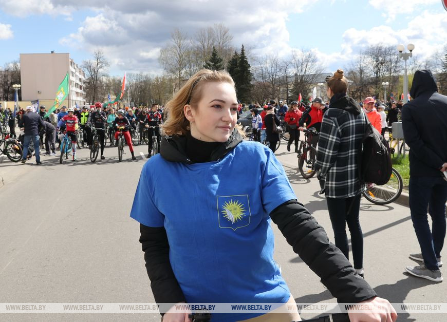 Участница велопробега студентка ГГУ им. Ф.Скорины Лилиана Макушенко Участница велопробега студентка ГГУ им. Ф.Скорины Лилиана Макушенко