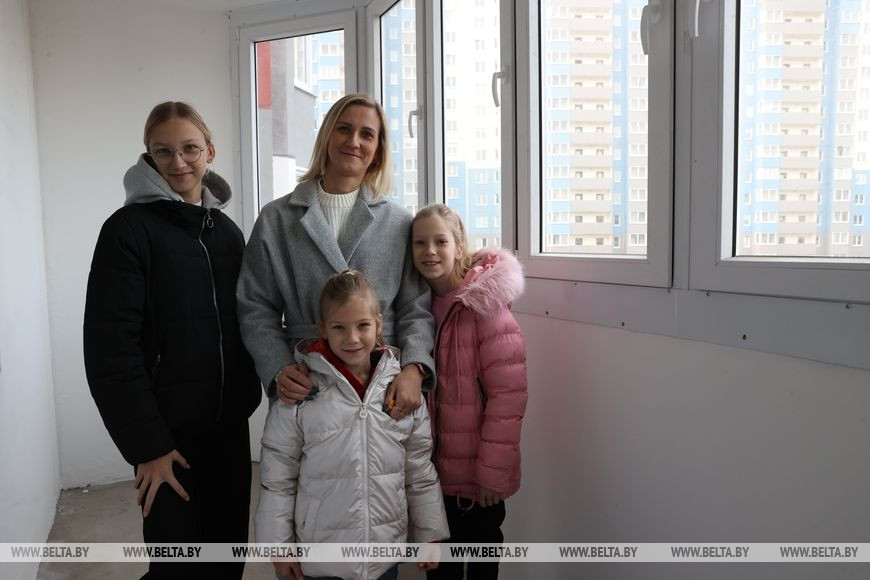 Полина Алебович с дочками