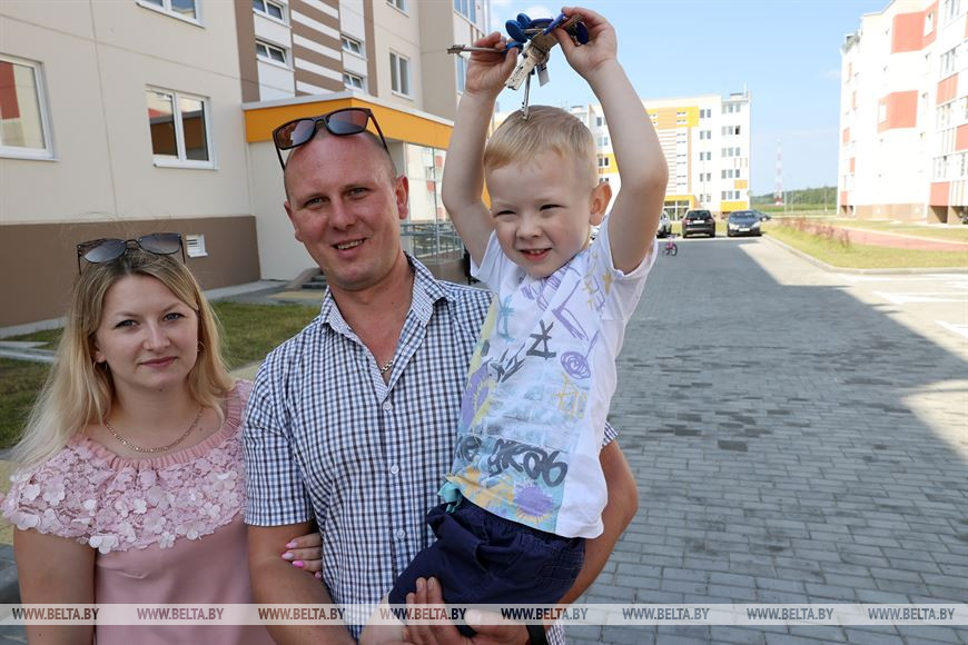 Станислав Прикота с супругой Юлией и сыном Матвеем Станислав Прикота с супругой Юлией и сыном Матвеем