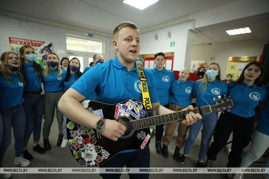 Для школьников бойцы отряда "Азімыя" подготовили увлекательную концертную программу Для школьников бойцы отряда "Азімыя" подготовили увлекательную концертную программу