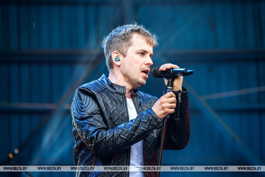 Во время выступления группы Закон Гука