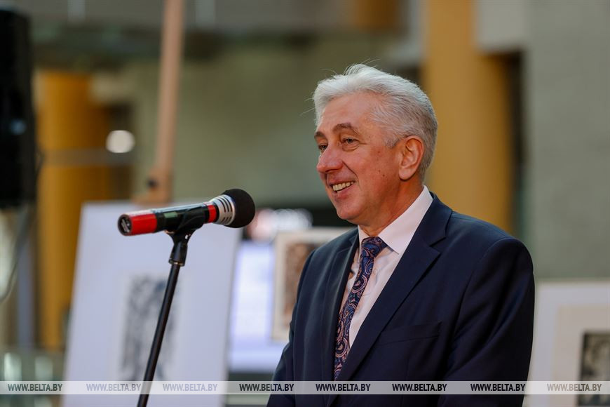 Во время церемонии открытия выставки Во время церемонии открытия выставки