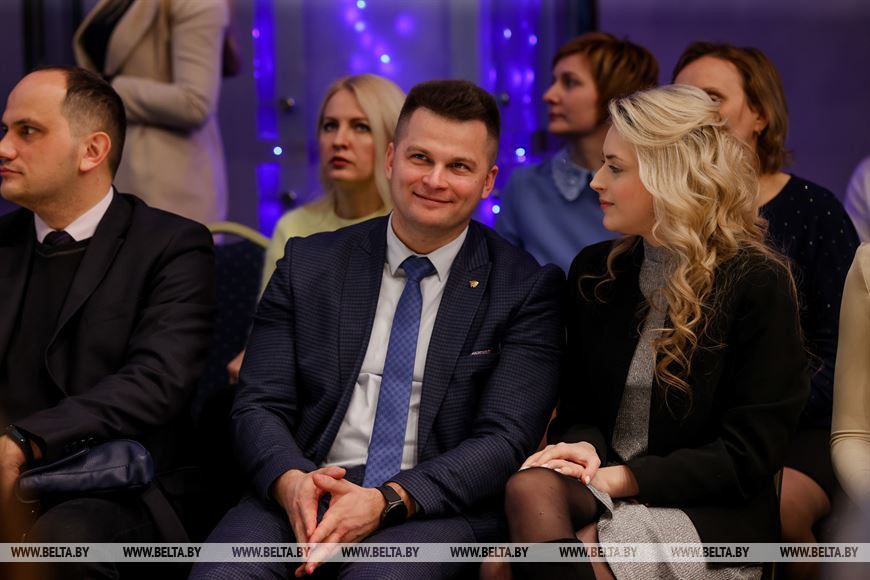 Первый секретарь ЦК БРСМ Александр Лукьянов и директор Национальной школы красоты Божена Еремич Первый секретарь ЦК БРСМ Александр Лукьянов и директор Национальной школы красоты Божена Еремич