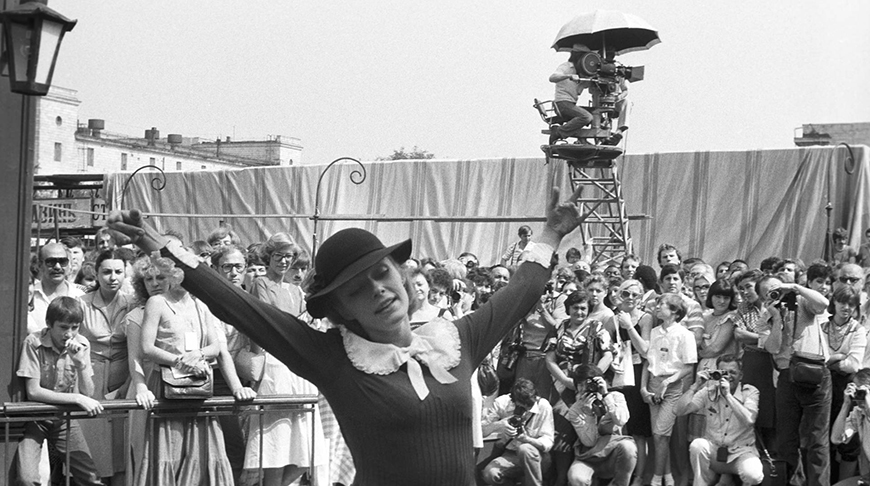 Наталья Андрейченко на съемках фильма "Мэри Поппинс, до свидания", 1983 год. Фото ТАСС