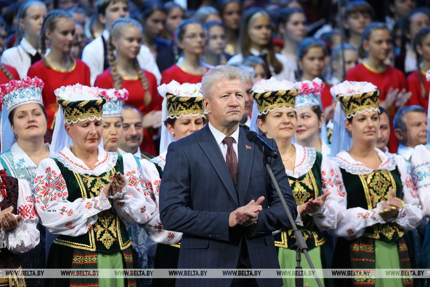 Министр культуры Анатолий Маркович Министр культуры Анатолий Маркович