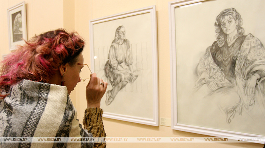 Выставка "Волковы. Рисунок. Три поколения", 2007 год Выставка "Волковы. Рисунок. Три поколения", 2007 год