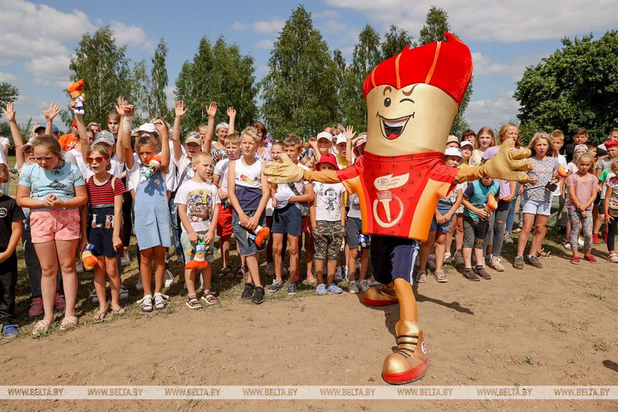 Во время открытия спортплощадки Во время открытия спортплощадки