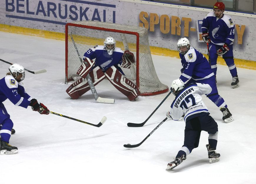 Первая игра по хоккею с шайбой среди сборных команд БНТУ и БГУ Первая игра по хоккею с шайбой среди сборных команд БНТУ и БГУ