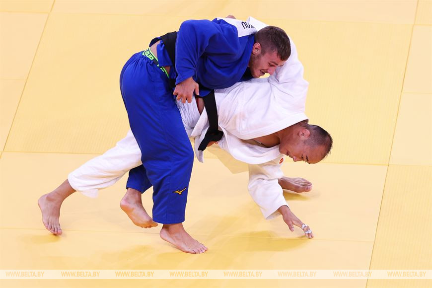 Поединок 1/8 финала, Дмитрий Миньков и Ёндонпэрэнлэйн Басху Поединок 1/8 финала, Дмитрий Миньков и Ёндонпэрэнлэйн Басху